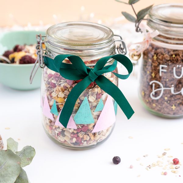 DIY: Aufbewahrungsgläser verzieren