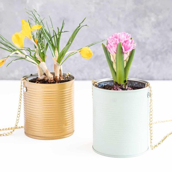 DIY: Blumenampel aus Dosen selber machen