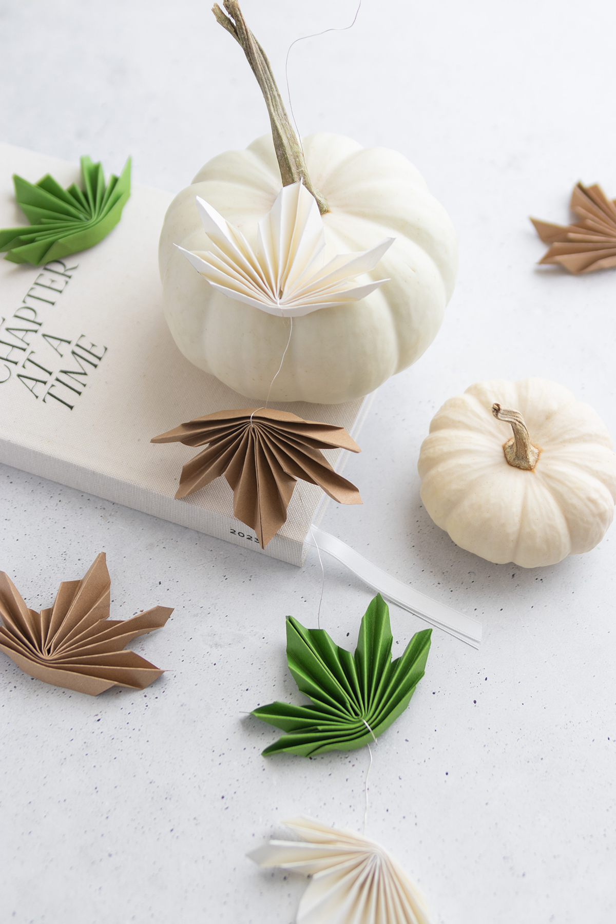 DIY Herbstblätter aus Papier falten