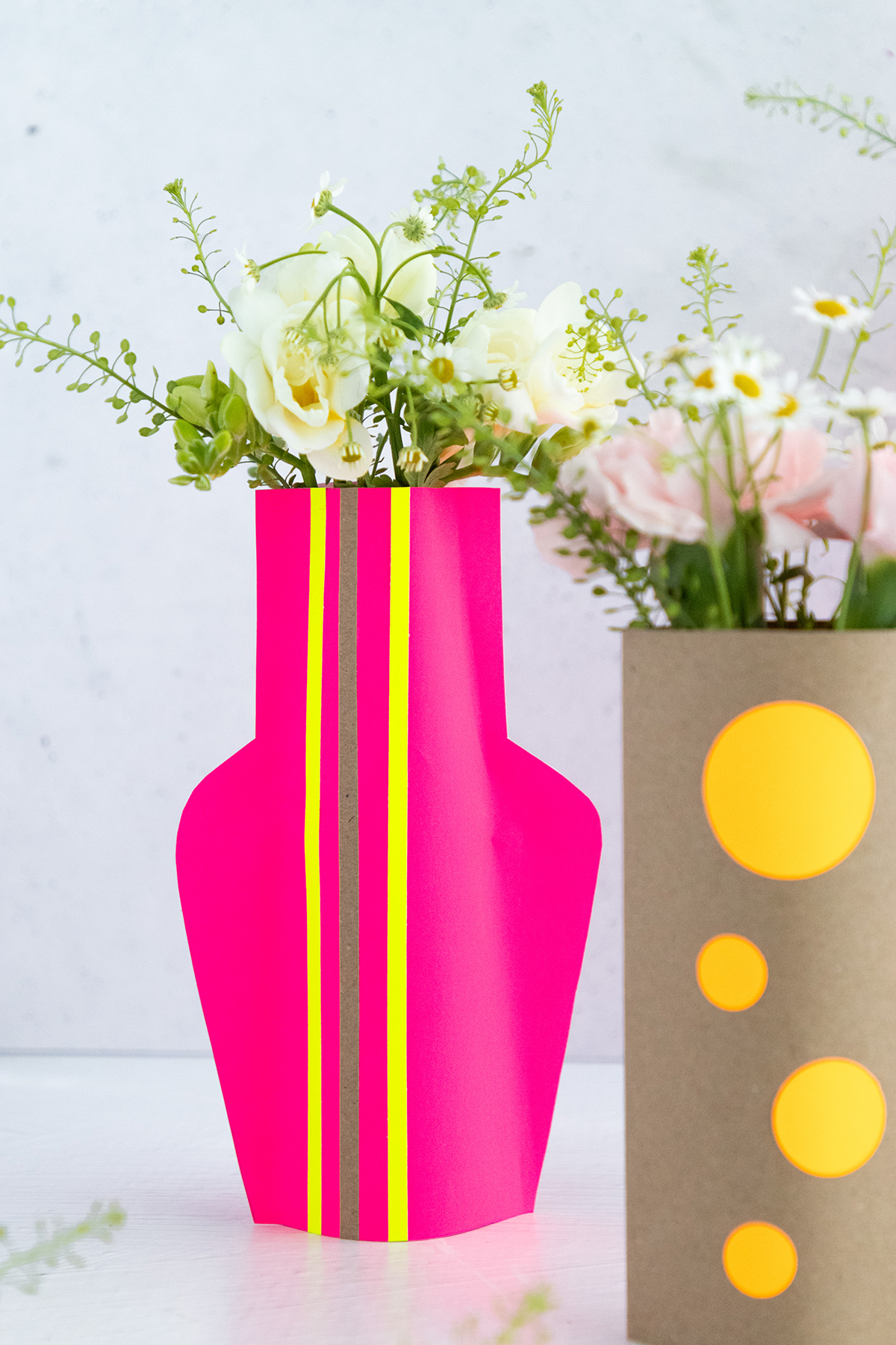 DIY Vasen aus Papier basteln