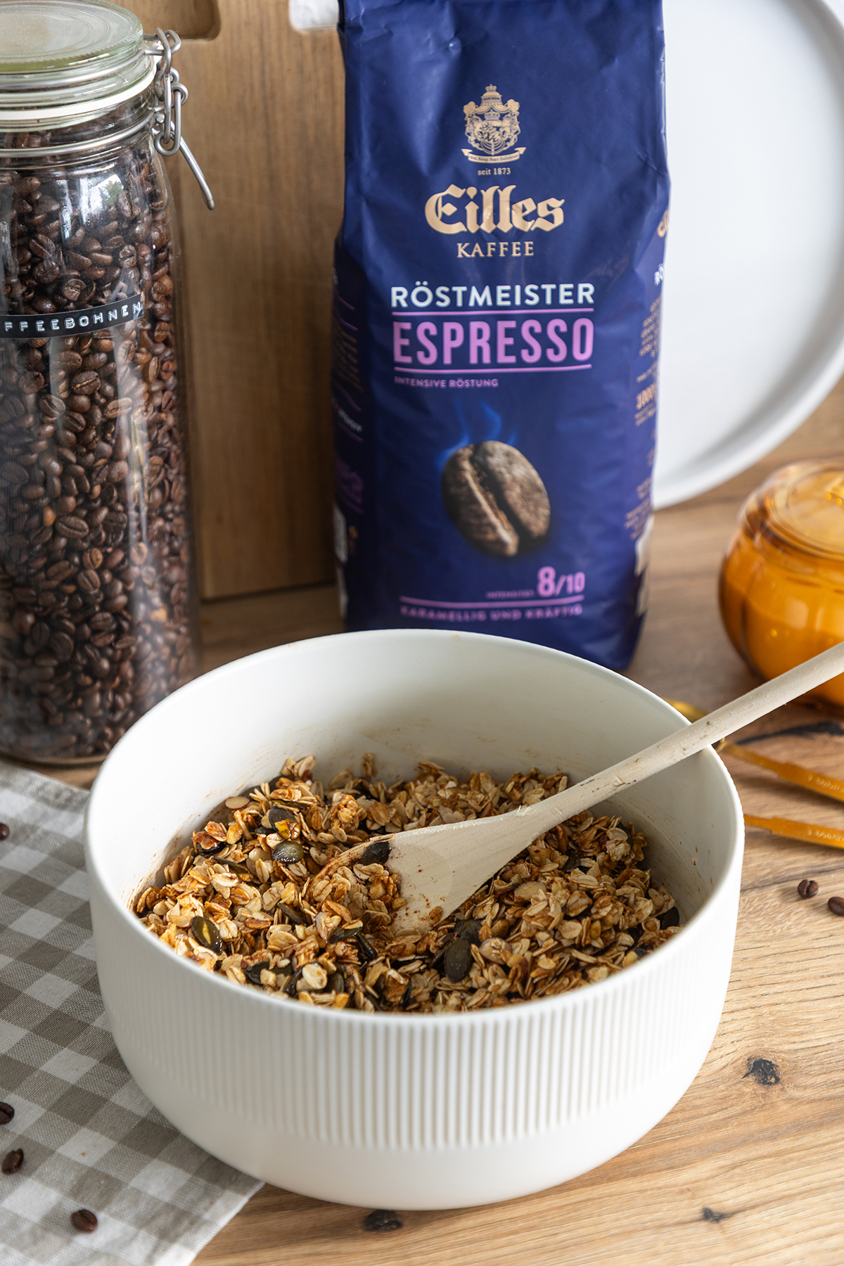 Espresso-Spice-Granola Rezept 