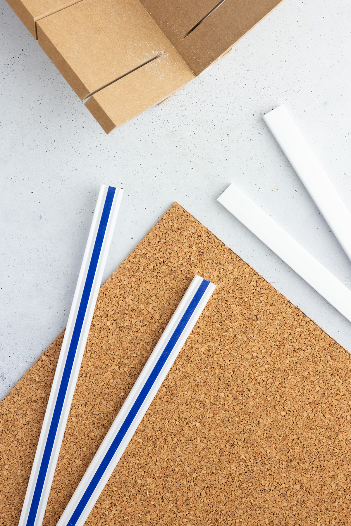 Geometrisches Wandbild aus Kork basteln