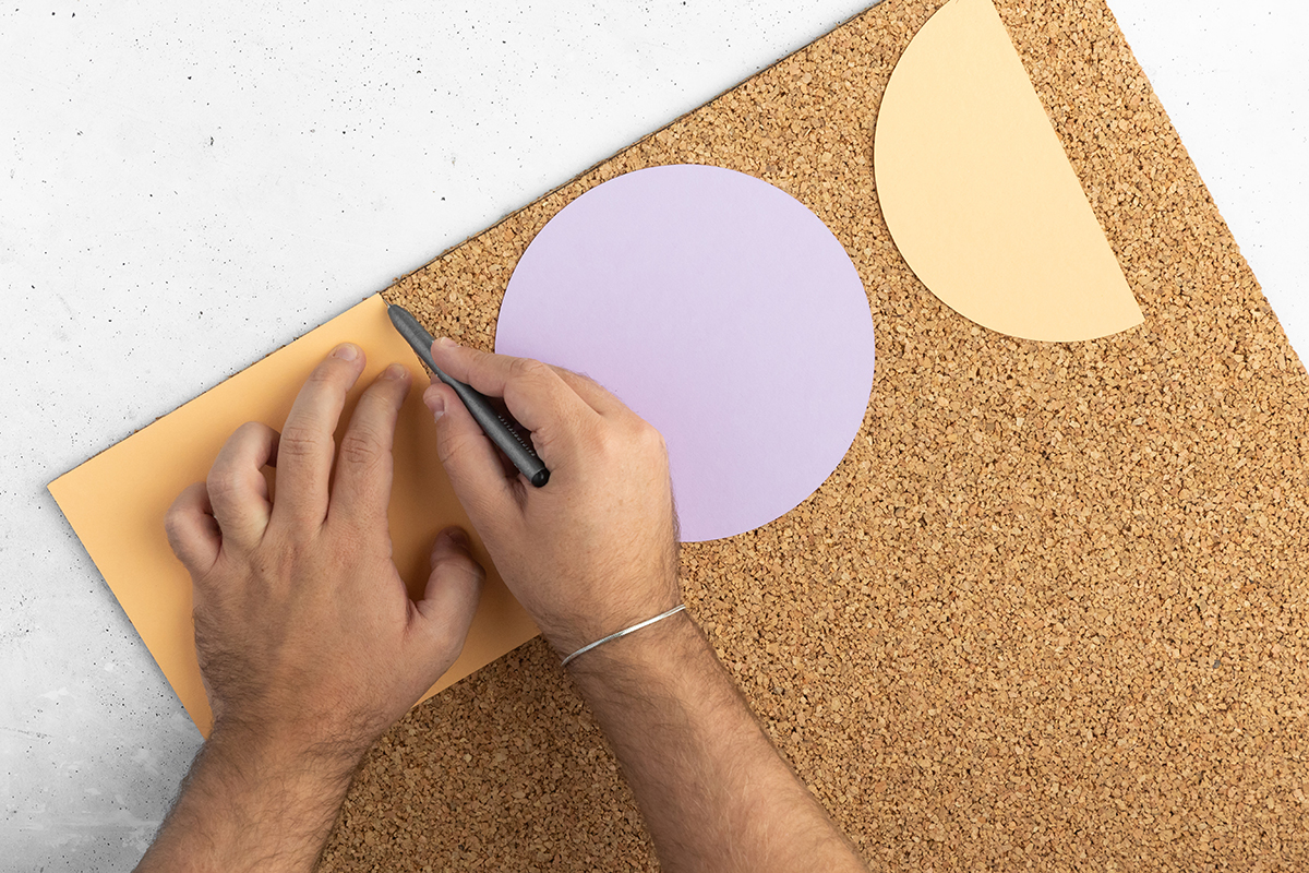 Geometrisches Wandbild aus Kork basteln