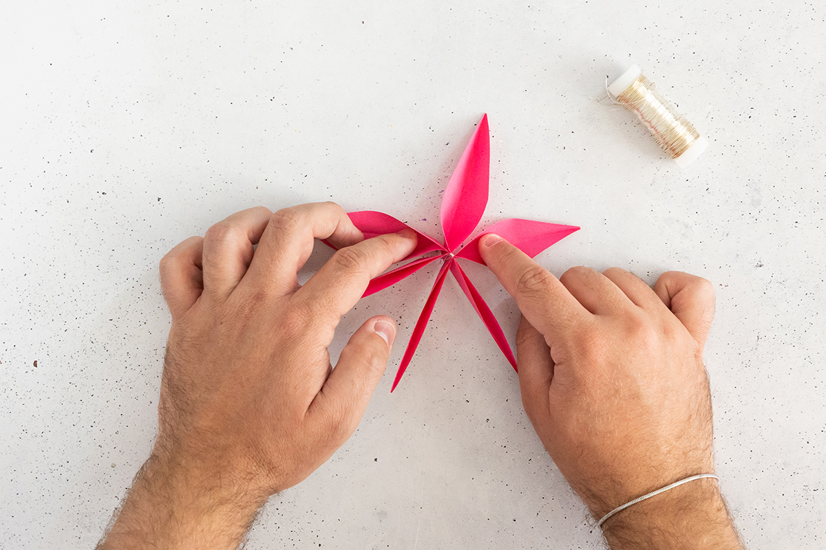 DIY Muttertagsgeschenk: Bild mit Papierblumen basteln