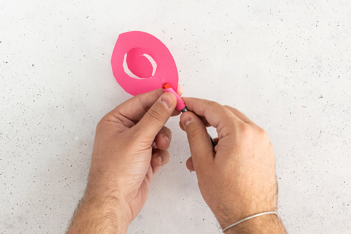 DIY Muttertagsgeschenk: Bild mit Papierblumen basteln