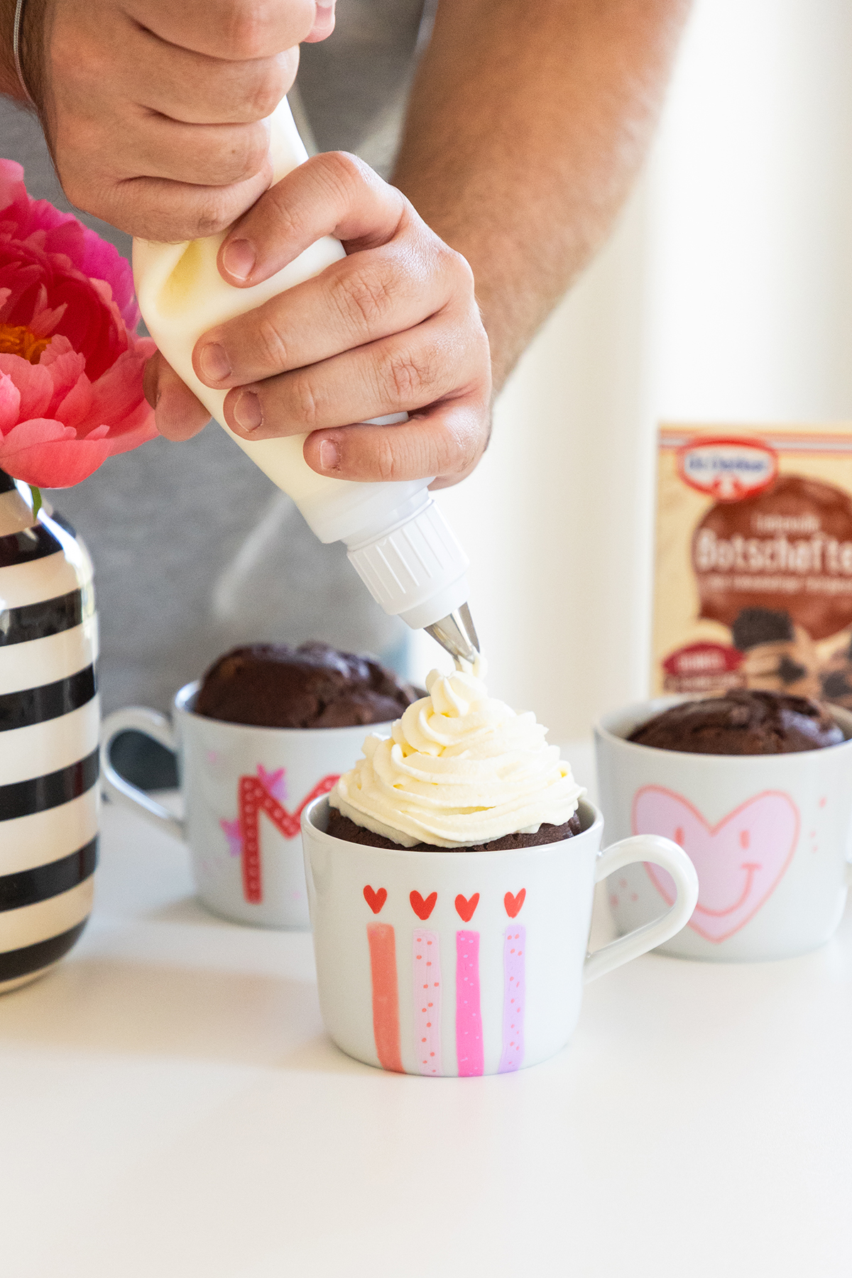 DIY Geburtstagsidee: Muffin in der Tasse basteln